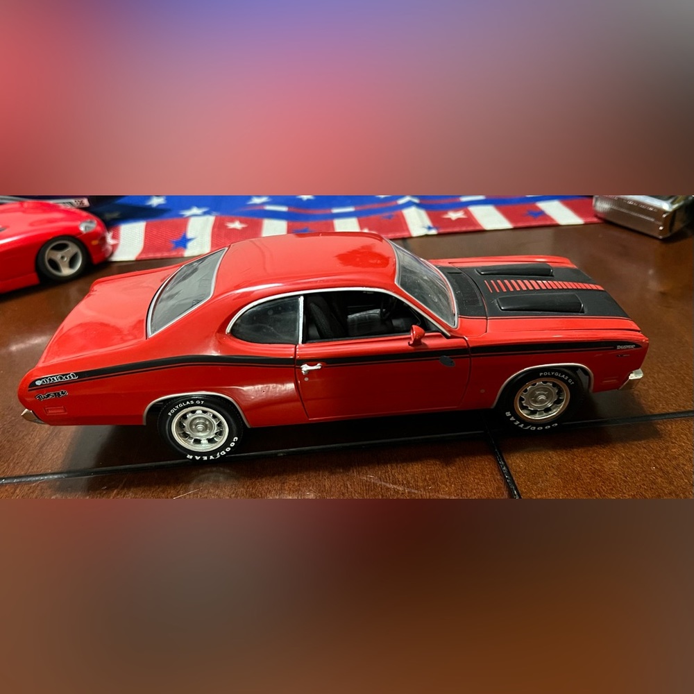 Die-cast Collectible 1:18 ERTL 1971 Plymouth Duster.